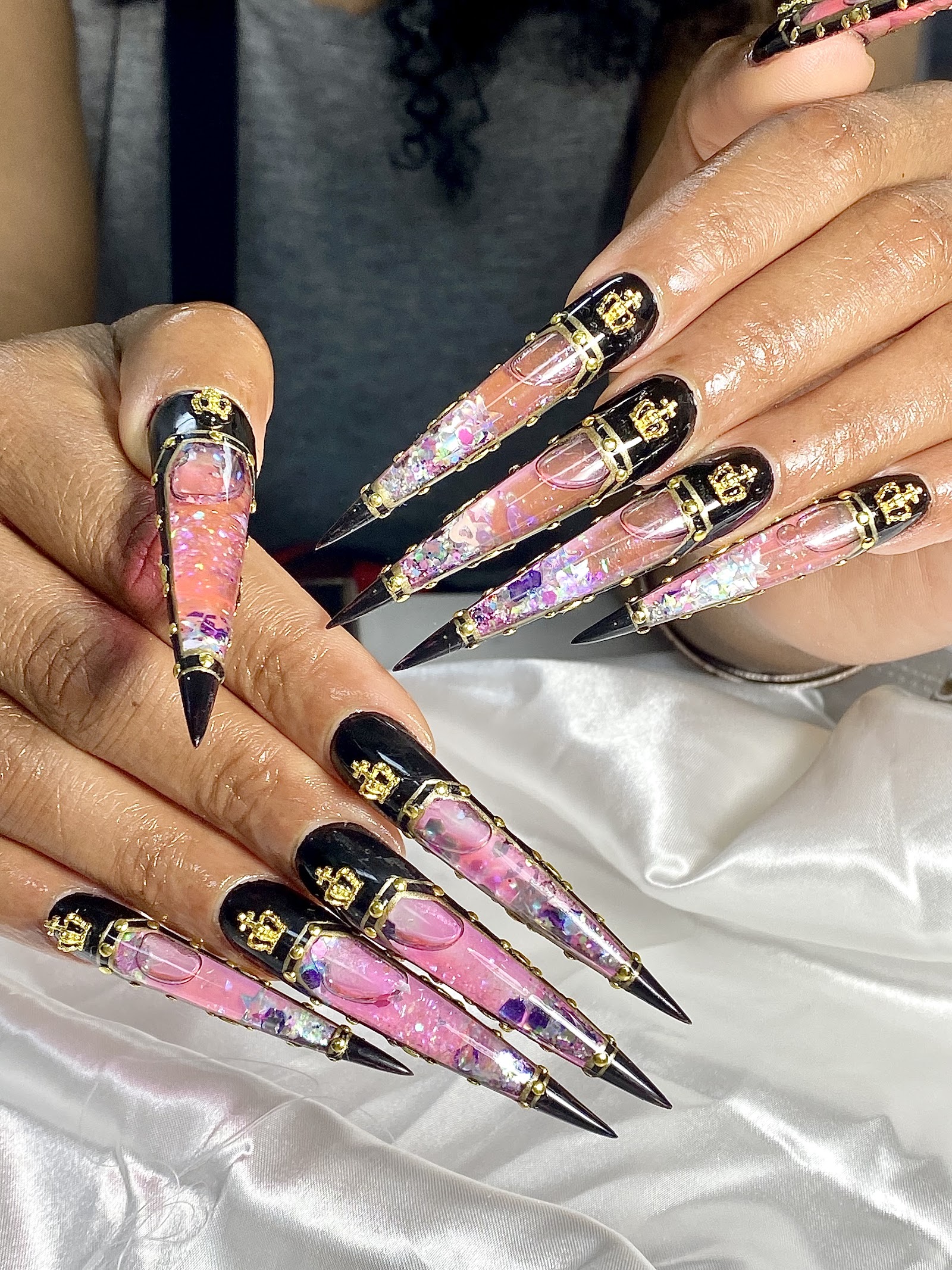 J Nails logo